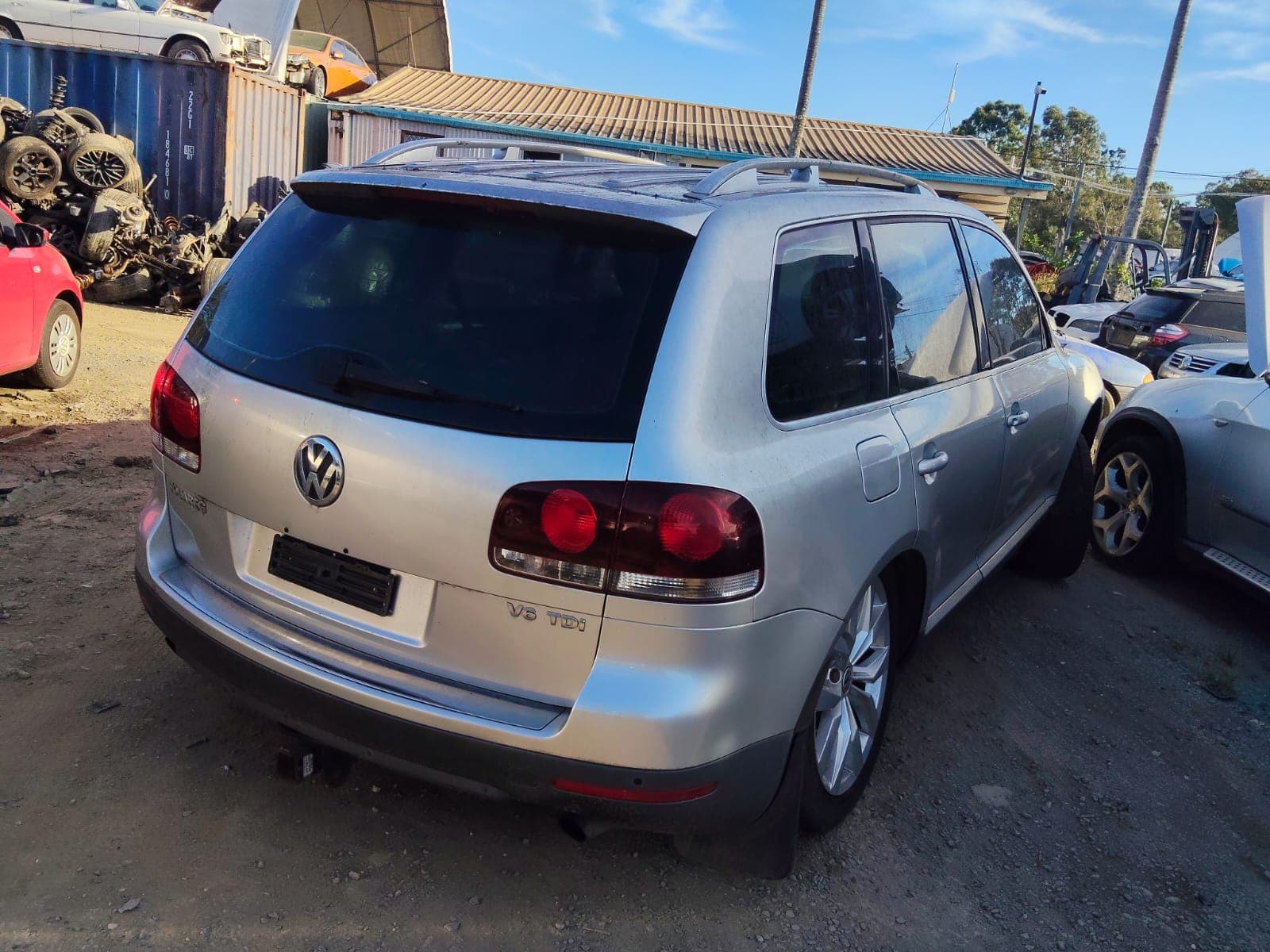 2008 VOLKSWAGEN TOUAREG RH TAILLIGHT ON BODY for 2008 Volkswagen Touareg