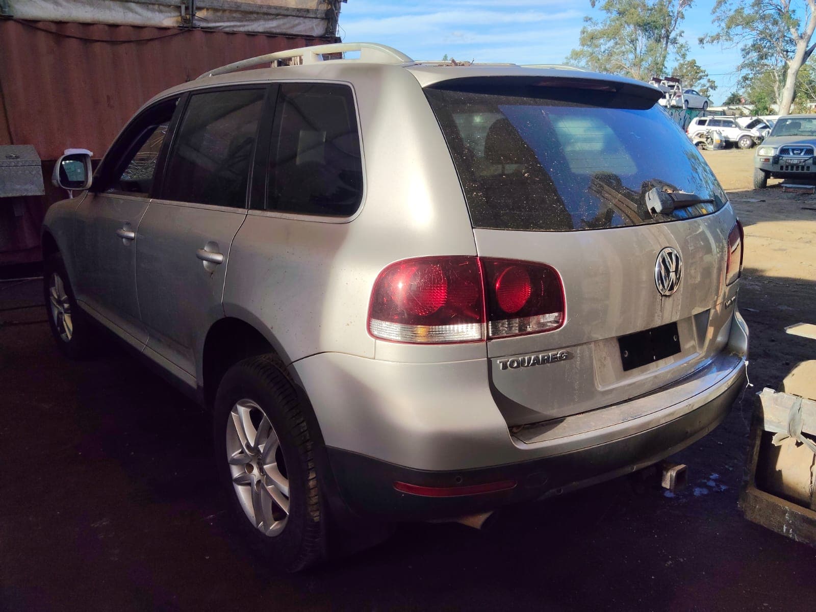 2008 VOLKSWAGEN LH TAILLIGHT ON BODY for 2008 Volkswagen Touareg
